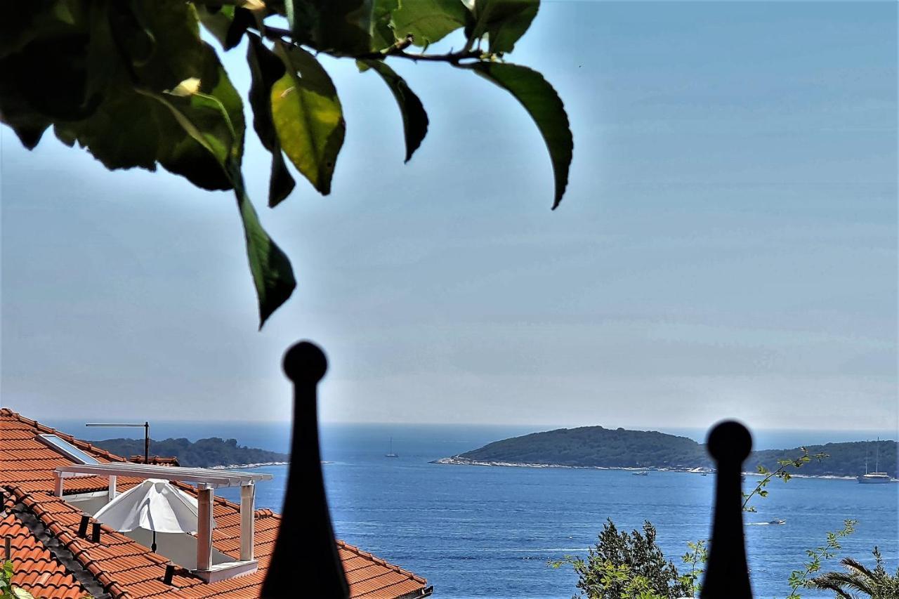 Apartments Roso - Zf Hvar Hvar Town Esterno foto