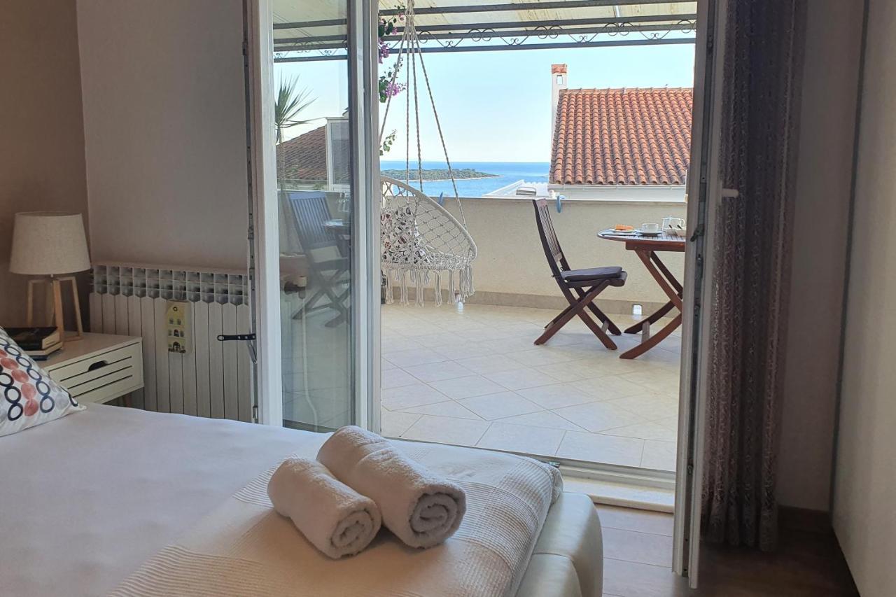 Apartments Roso - Zf Hvar Hvar Town Esterno foto