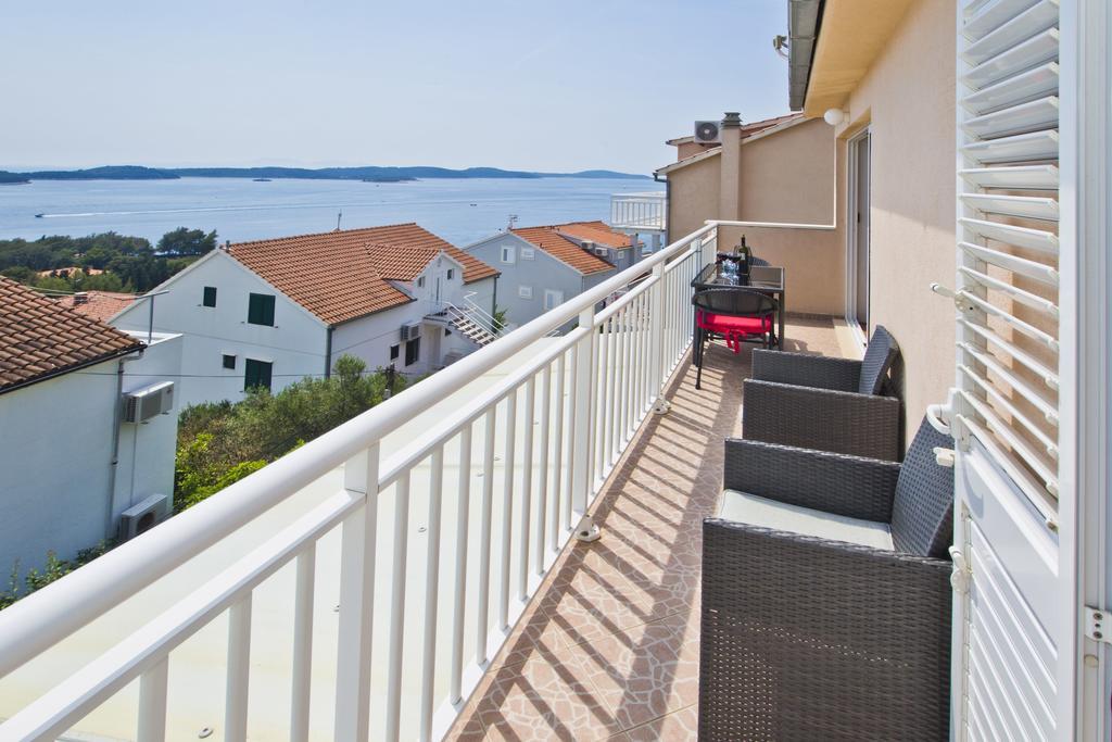 Apartments Roso - Zf Hvar Hvar Town Esterno foto