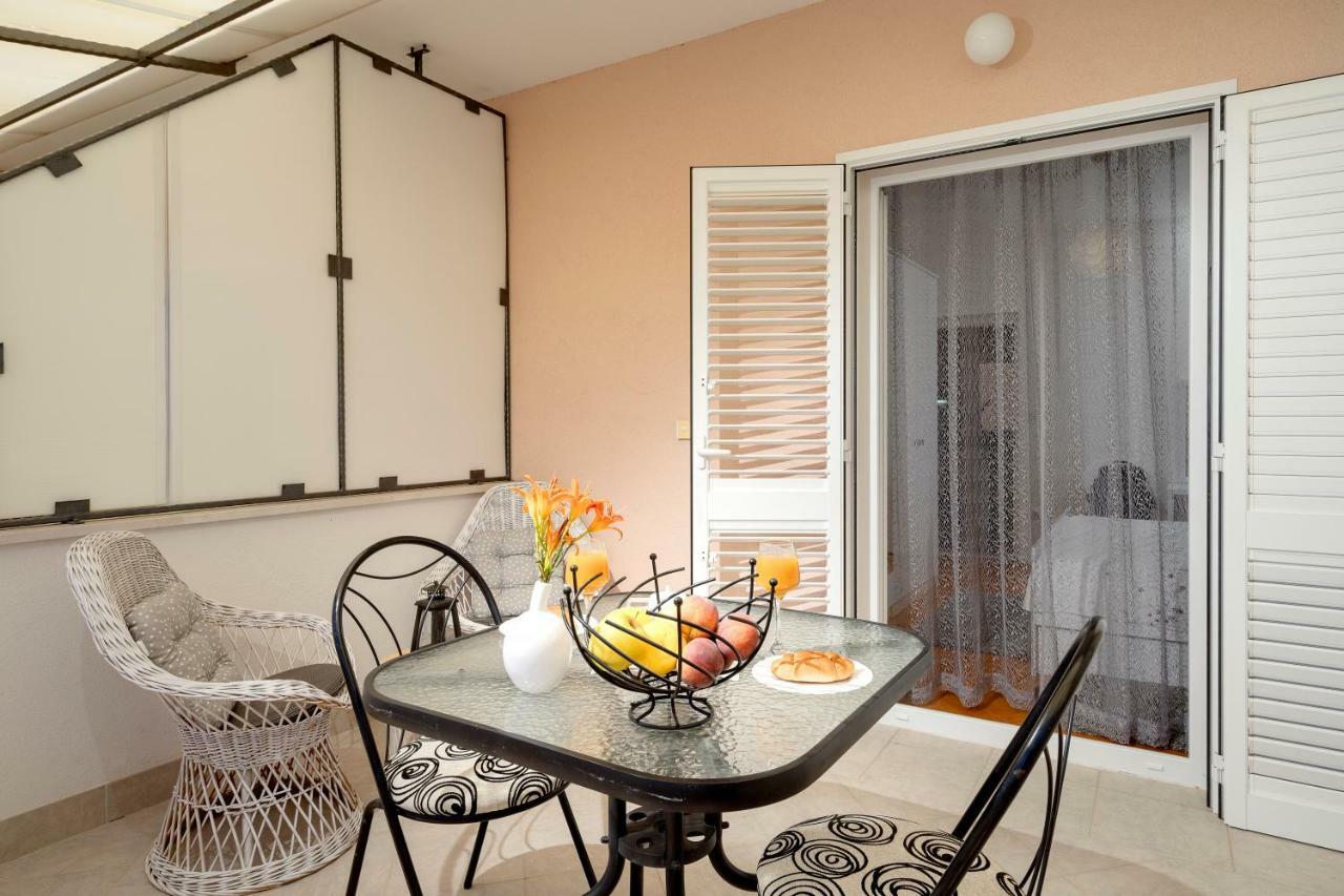 Apartments Roso - Zf Hvar Hvar Town Esterno foto