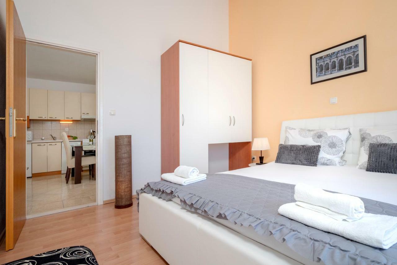 Apartments Roso - Zf Hvar Hvar Town Esterno foto
