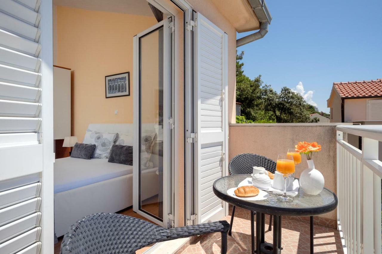 Apartments Roso - Zf Hvar Hvar Town Esterno foto