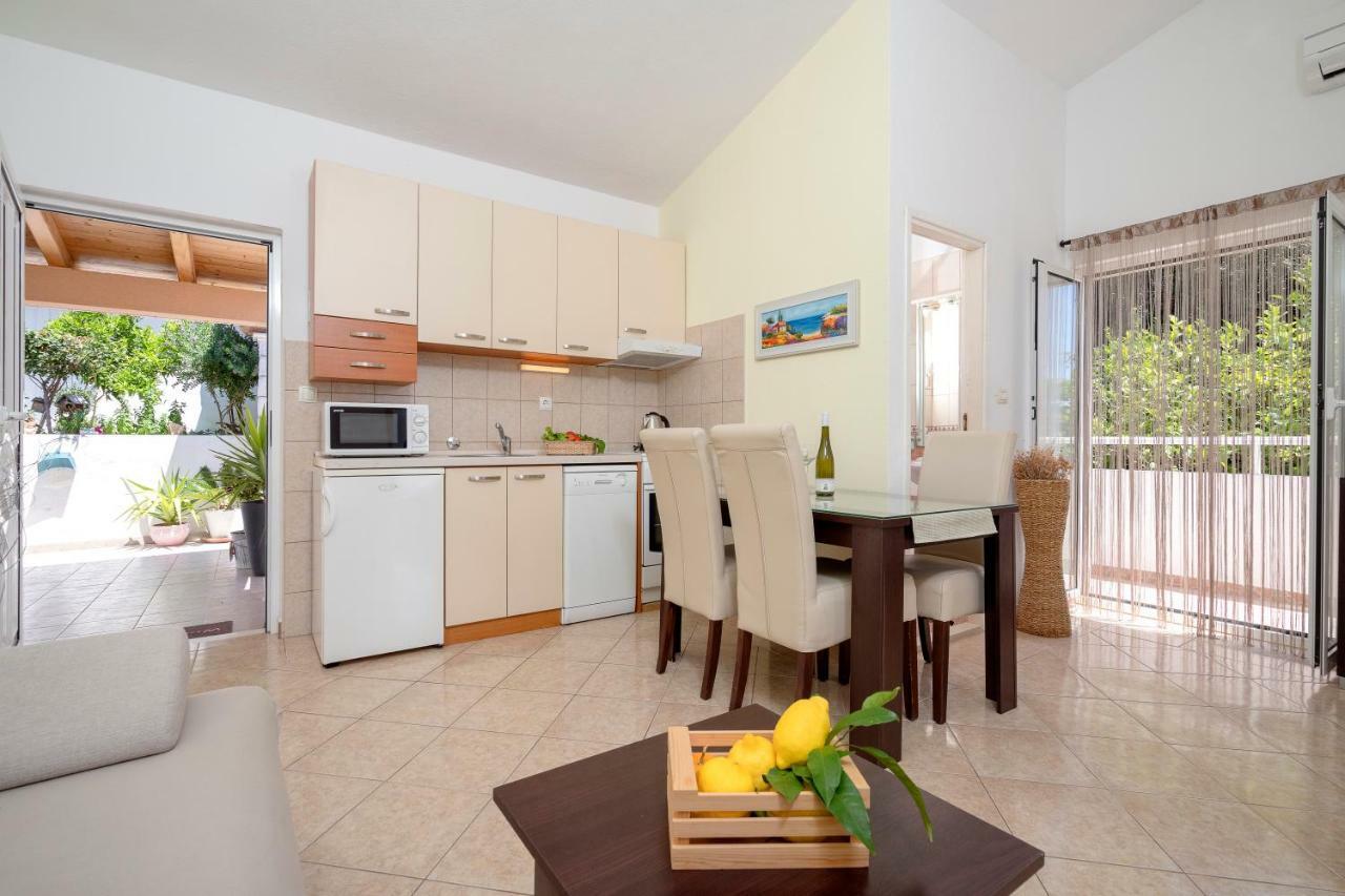 Apartments Roso - Zf Hvar Hvar Town Esterno foto