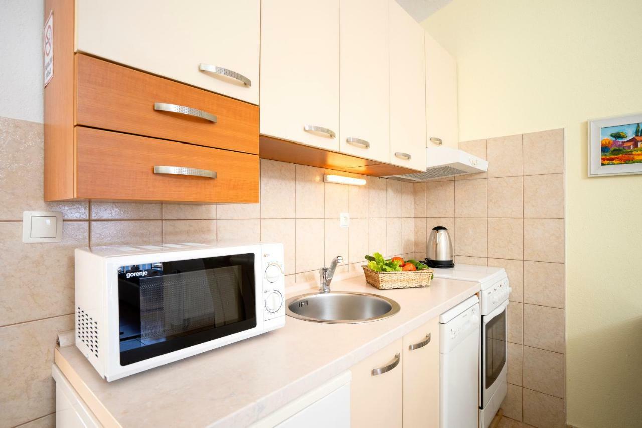 Apartments Roso - Zf Hvar Hvar Town Esterno foto